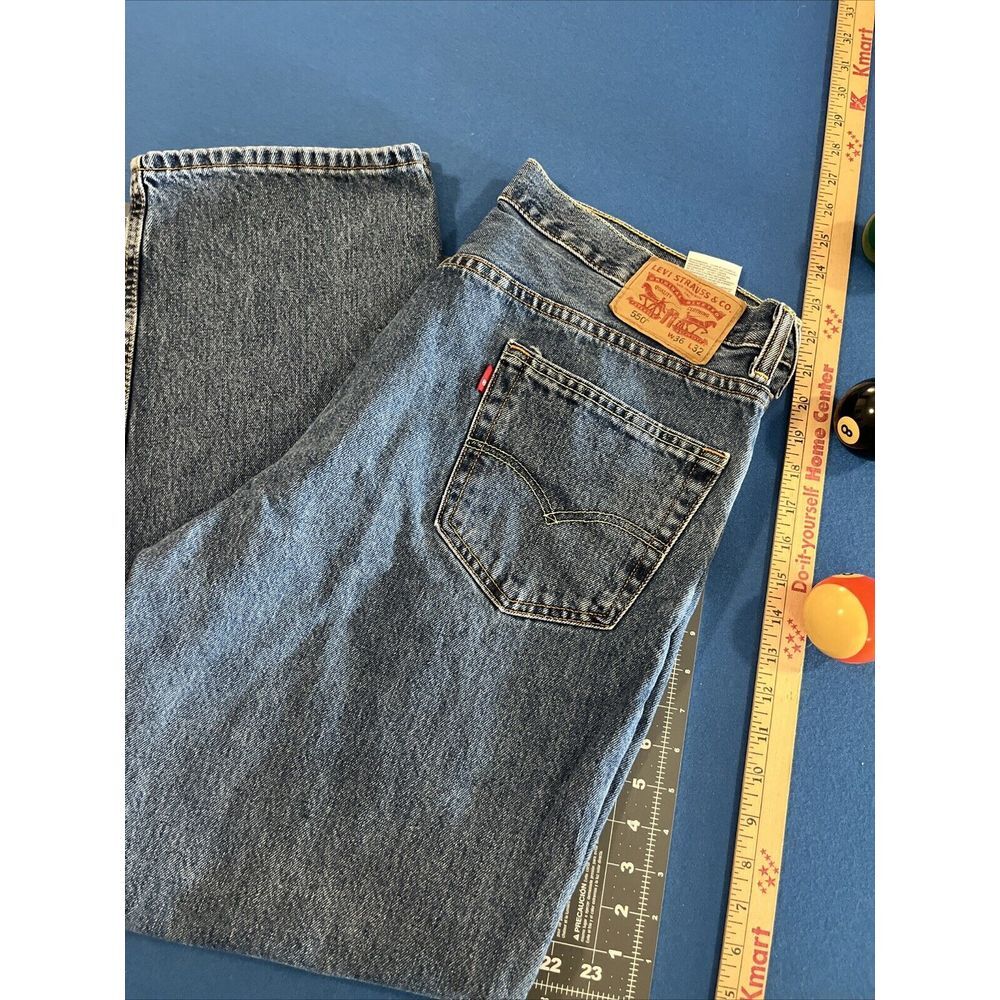 Levi's 550 Relaxed Fit Men's 36x32 Blue Jeans 100% Cotton Medium Stonewash Fade